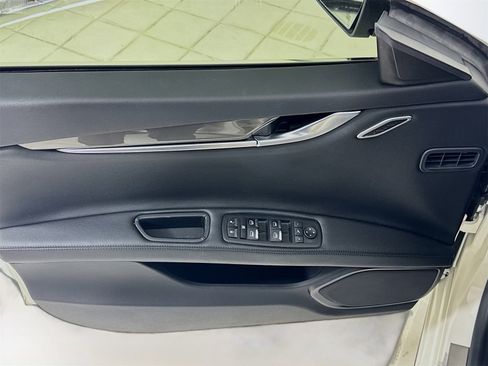 Used 2021 Maserati Ghibli S image 15