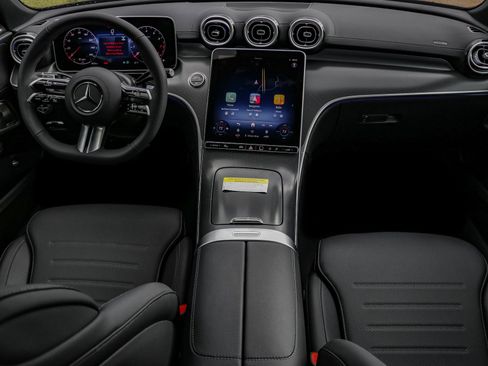 Used 2025 Mercedes-Benz C 300 4MATIC Sedan image 9