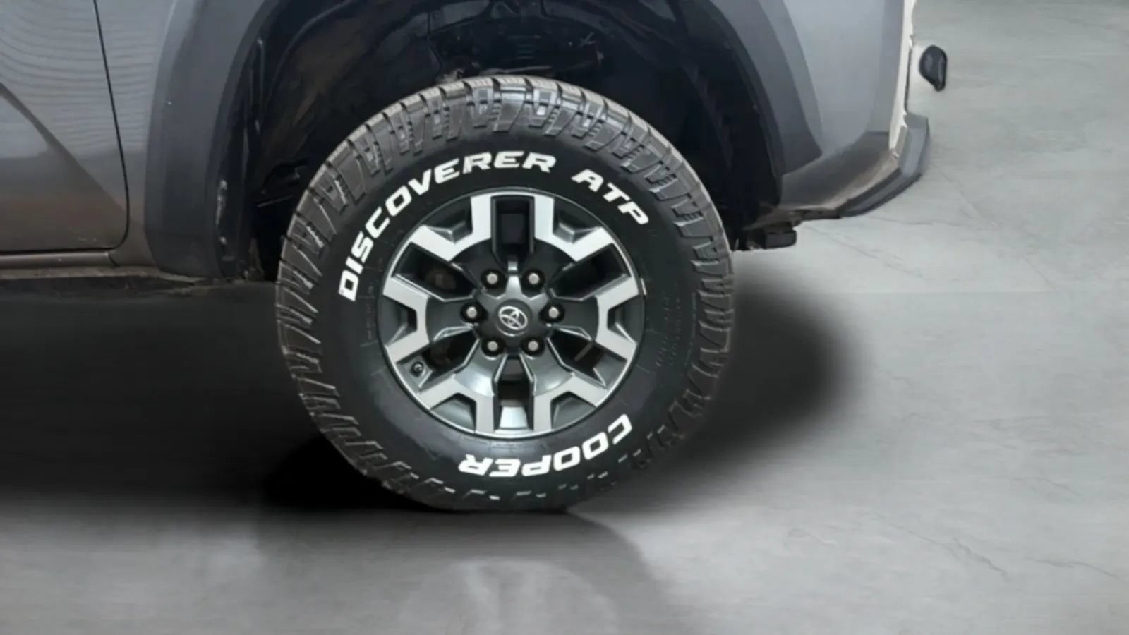 Used 2019 Toyota Tacoma TRD Off-Road w/ Technology Package AWD/4WD image 26
