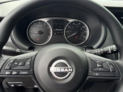 New 2025 Nissan Kicks Play S image 13