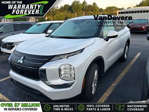 Used 2023 Mitsubishi Outlander ES AWD/4WD image 1