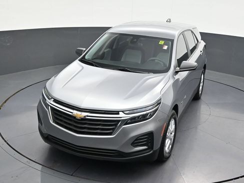 Used 2023 Chevrolet Equinox LS FWD image 24