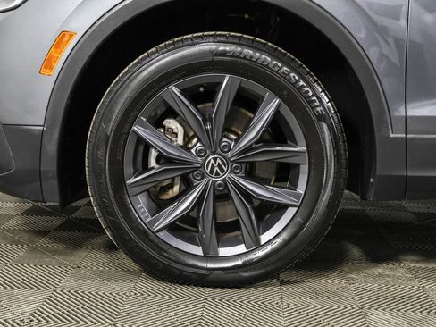 Used 2023 Volkswagen Tiguan SE image 19