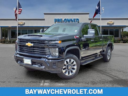 Used 2026 Chevrolet Silverado 2500 Custom w/ Custom Value Package AWD/4WD image 1