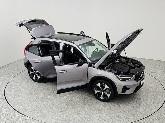 New 2026 Volvo XC40 B5 Plus w/ Protection Package Premier AWD/4WD image 38