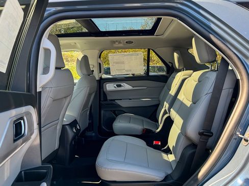 New 2025 Ford Explorer Active w/ Active Comfort Package image 21