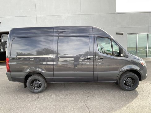 Used 2024 Mercedes-Benz Sprinter 2500 image 16
