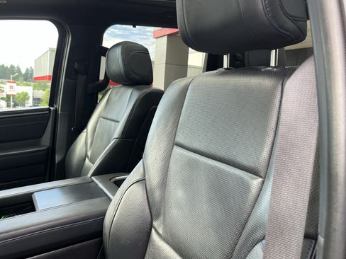 Used 2024 Toyota Tundra Platinum AWD/4WD image 20