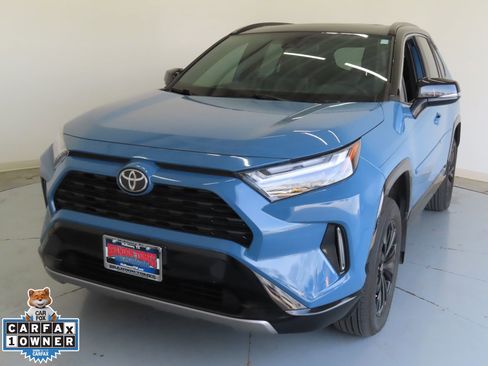 Used 2025 Toyota RAV4 XSE image 9