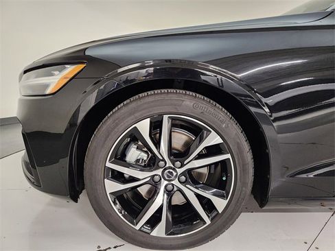 Used 2024 Volvo S60 B5 Core image 11