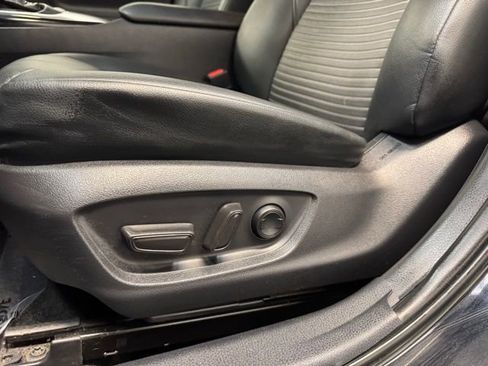 Used 2019 Toyota Camry SE image 14