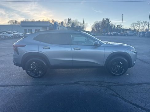 New 2026 Chevrolet Trax ACTIV w/ Sunroof Package image 2
