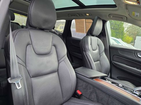 Certified 2023 Volvo XC60 T8 Ultimate w/ Climate Package image 11