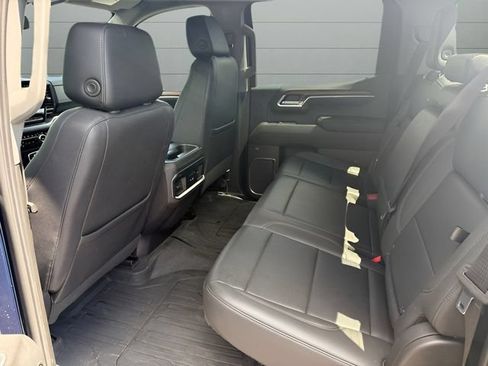 Used 2023 GMC Sierra 1500 SLT AWD/4WD image 9