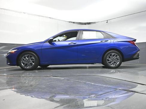Used 2024 Hyundai Elantra SEL FWD image 33