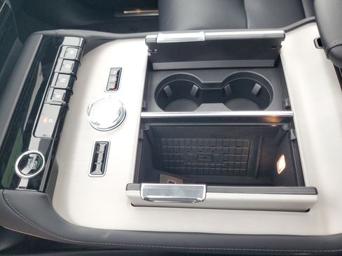 New 2026 Lincoln Navigator Reserve AWD/4WD image 26