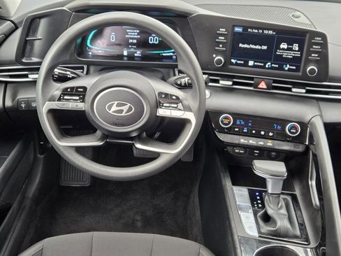 Certified 2025 Hyundai Elantra Blue image 27