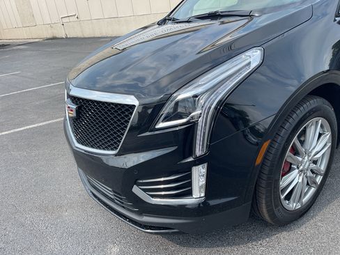 Used 2023 Cadillac XT5 Sportv w/ LPO, Floor Liner Package AWD/4WD image 2