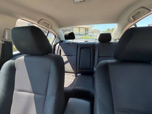 Used 2012 MAZDA MAZDA3 i Touring FWD image 18