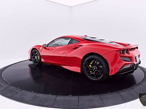 Used 2022 Ferrari F8 Tributo RWD image 14