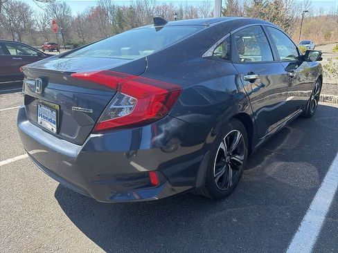 Used 2018 Honda Civic Touring image 6