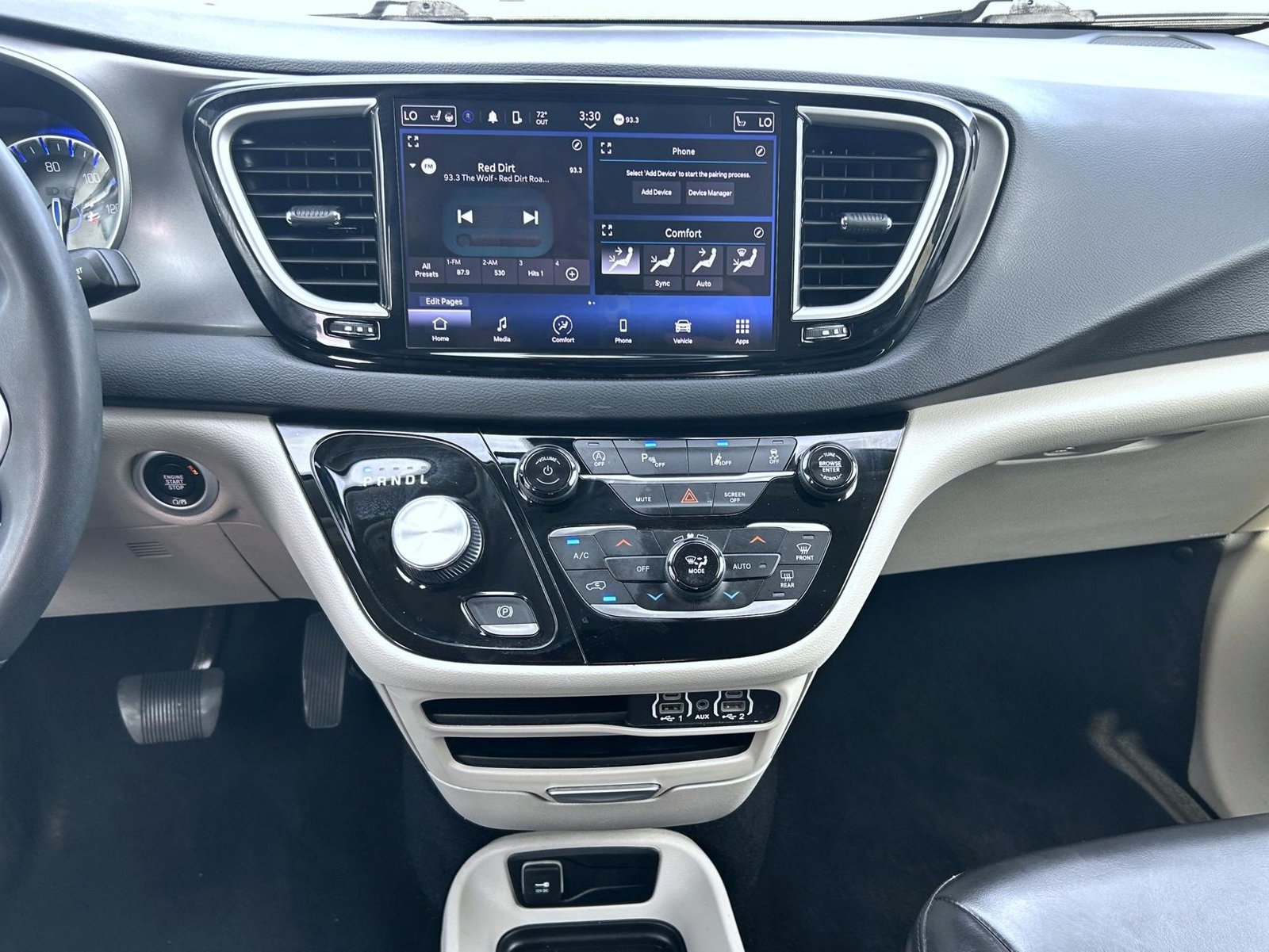 Used 2023 Chrysler Pacifica Touring-L FWD image 13