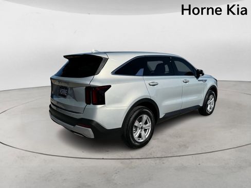 New 2026 Kia Sorento LX image 4
