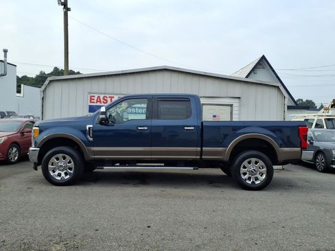 Used 2017 Ford F250 Lariat w/ Lariat Ultimate Package AWD/4WD image 2