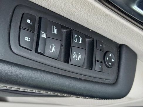 Used 2023 Chrysler Voyager LX FWD image 18