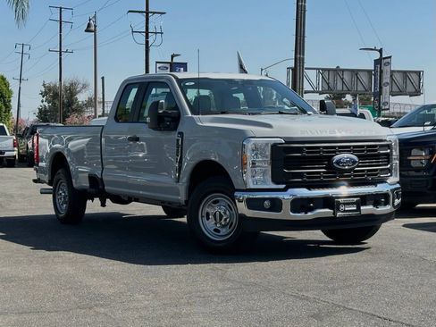 New 2026 Ford F250 XL w/ 360-Degree Camera Package RWD image 2