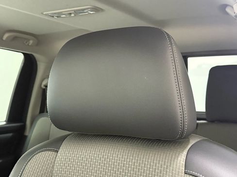 Used 2020 Nissan Titan S image 15