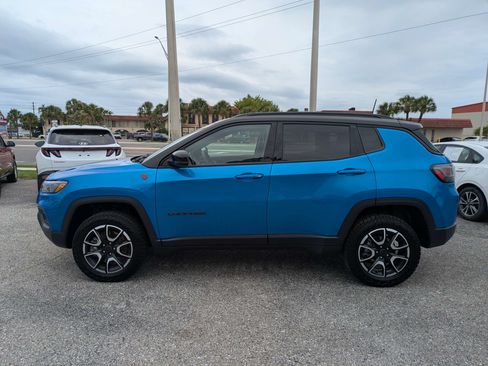 Used 2025 Jeep Compass Trailhawk w/ Trailhawk Elite Group AWD/4WD image 7