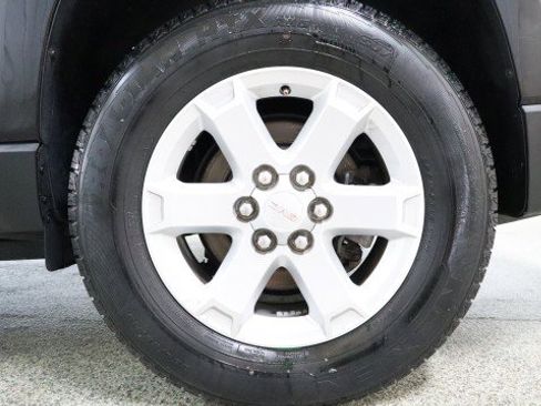 Used 2016 GMC Acadia SLE image 22