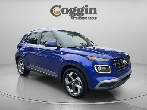 Certified 2023 Hyundai Venue Limited FWD image 8