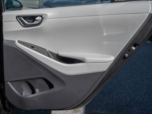 Used 2020 Hyundai Ioniq Blue FWD image 23