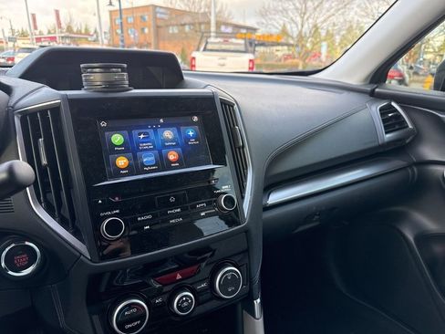 Used 2023 Subaru Forester Premium image 8