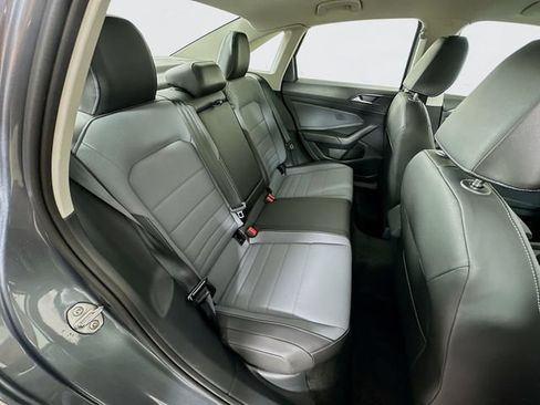 Used 2025 Volkswagen Jetta SE FWD image 8