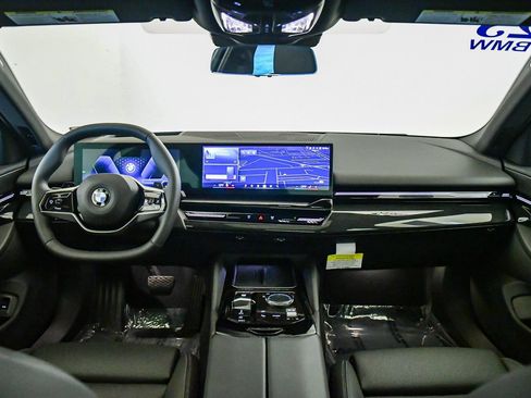 Used 2026 BMW 530i w/ Premium Package image 14