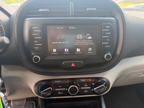 Used 2021 Kia Soul LX FWD image 20
