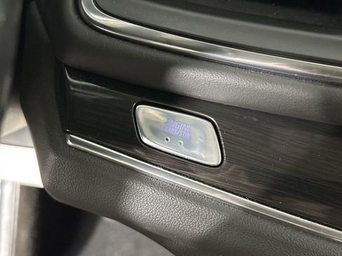 Used 2022 Buick Enclave Essence image 19