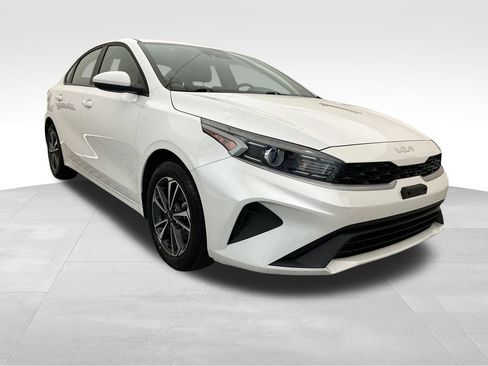 Used 2024 Kia Forte LXS FWD image 8