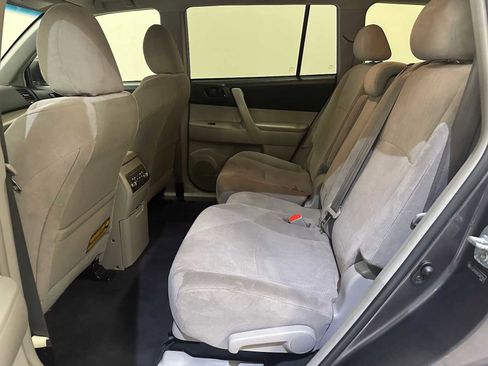 Used 2012 Toyota Highlander FWD image 21
