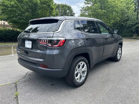 Used 2024 Jeep Compass Sport AWD/4WD image 7