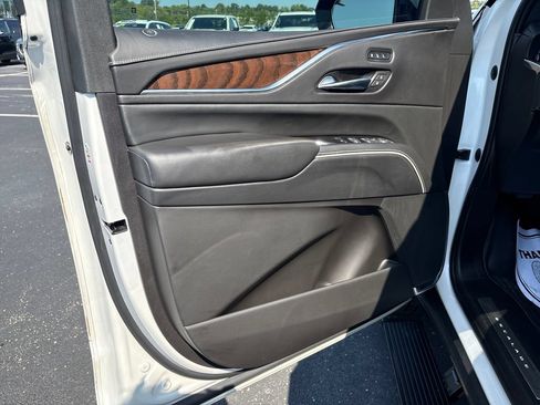 Used 2022 Cadillac Escalade Sport Platinum AWD/4WD image 12