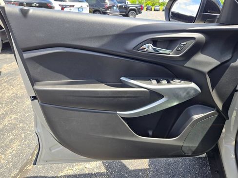 New 2026 Chevrolet Trax RS w/ Sunroof Package FWD image 17
