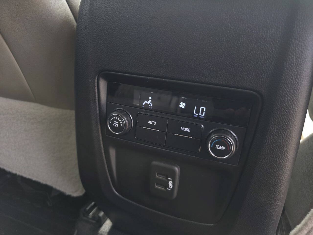 Used 2020 Buick Enclave Essence FWD image 19