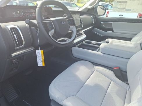 New 2025 Ford Expedition Platinum w/ Driver's Package image 14