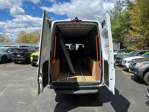 Used 2022 Mercedes-Benz Sprinter 3500 image 11