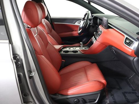 Used 2023 Genesis G70 2.0T w/ Sport Prestige Package image 35