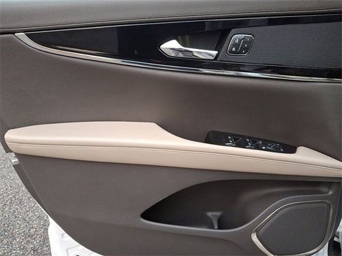 Used 2021 Lincoln Nautilus AWD w/ Equipment Group 101A image 11